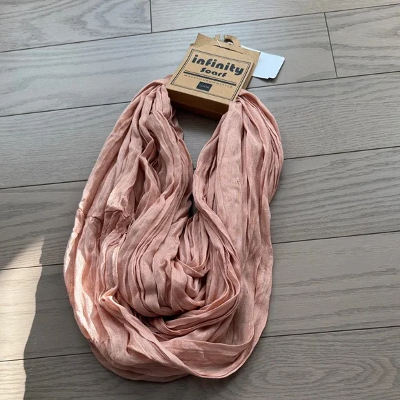Cotton Silk Blend Infinity Scarf in Peach  blush 🍑☺️ - Picture 2 of 8